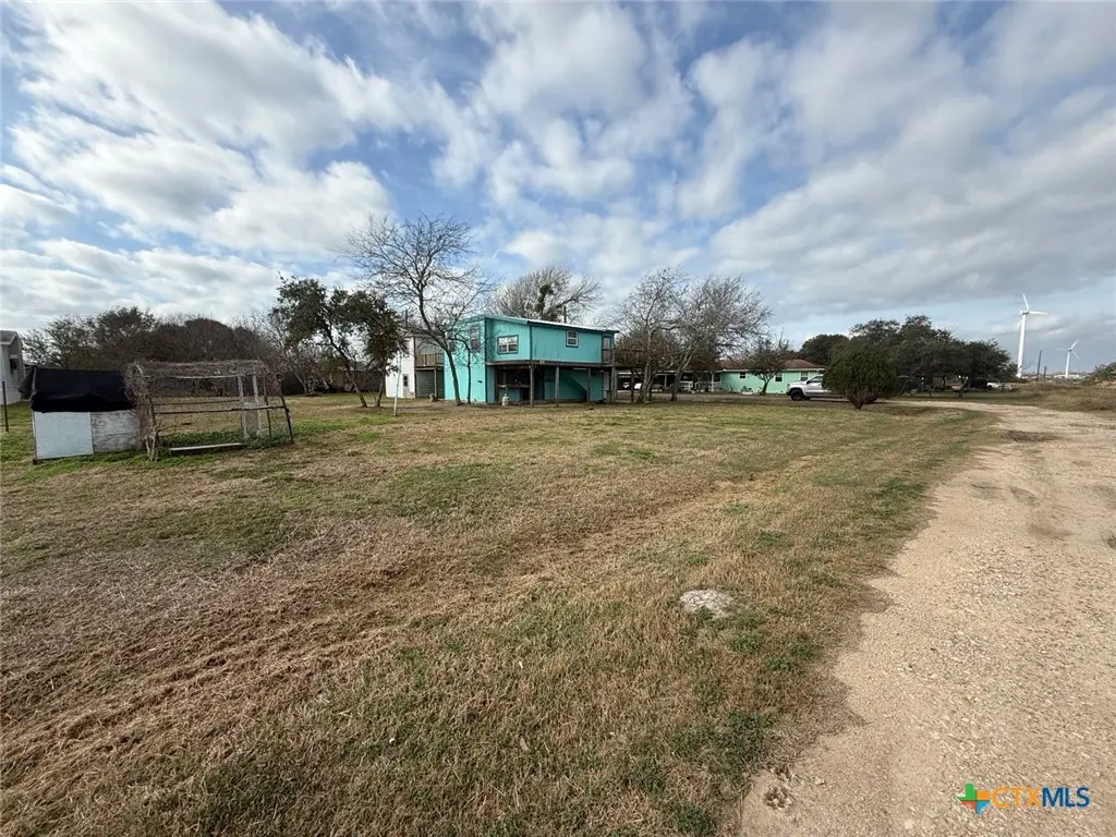 301 E Fern