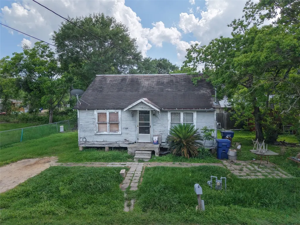 407 Clay St