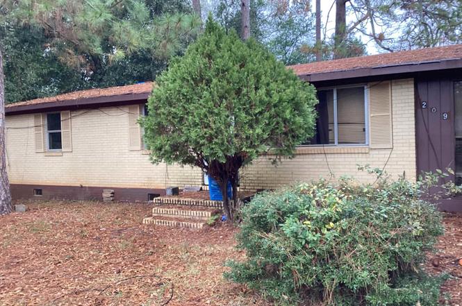 209 E Valley Dr