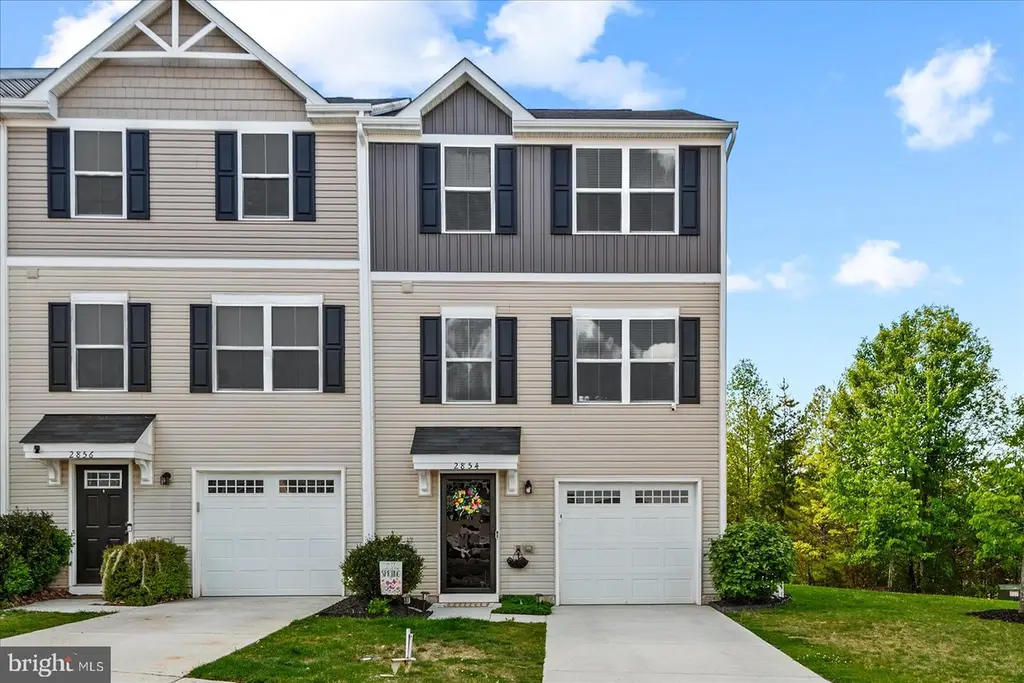 2854 Farzi Cir