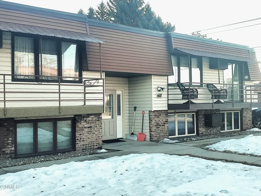 607 Interstate Ave E #2