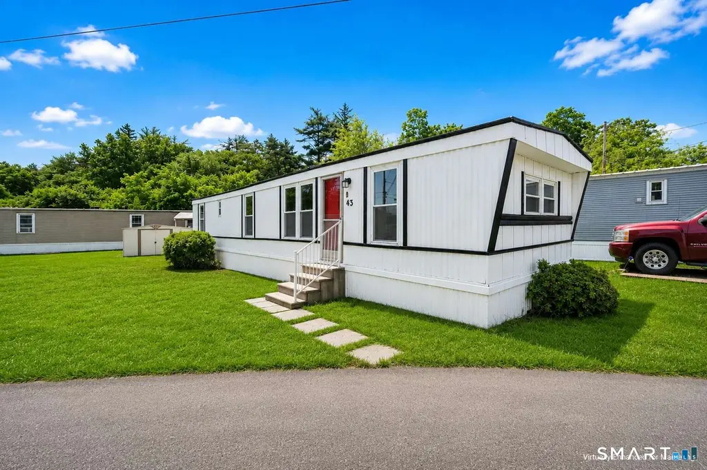 66 Emmett St #43