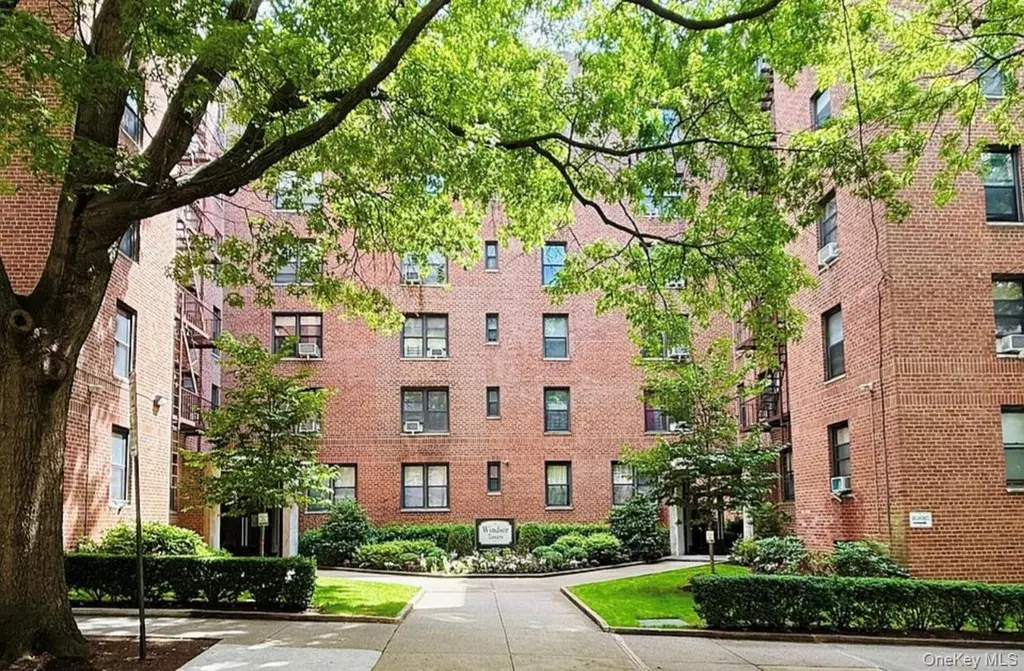 2 Windsor Ter Unit 4C