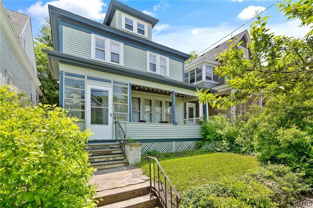 309 Bryant Ave