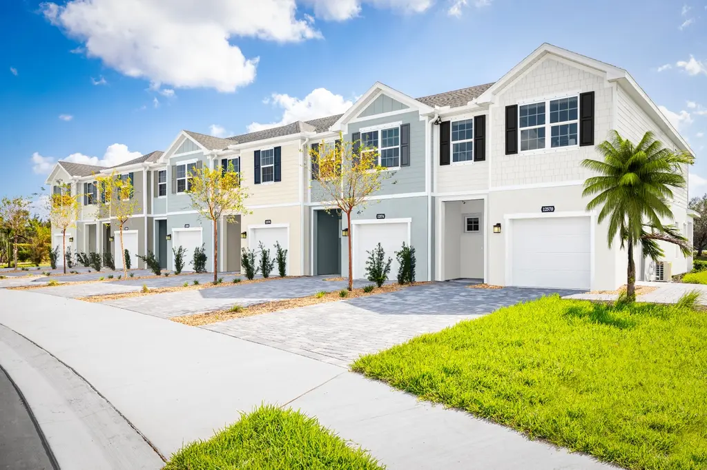 1676 Sweet Sapling Ct