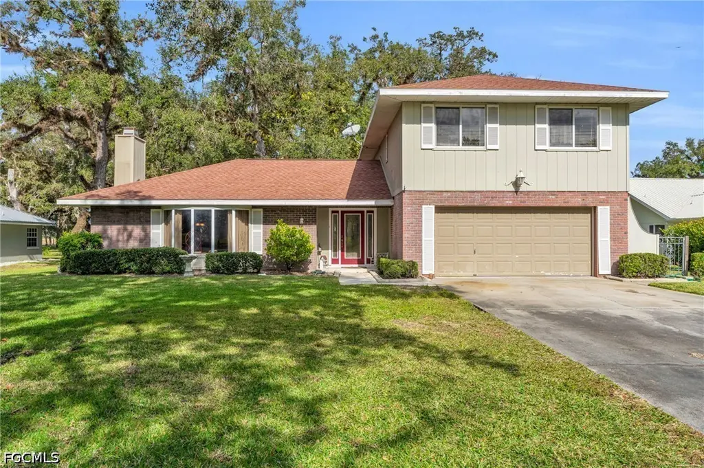 1210 Riverbend Dr