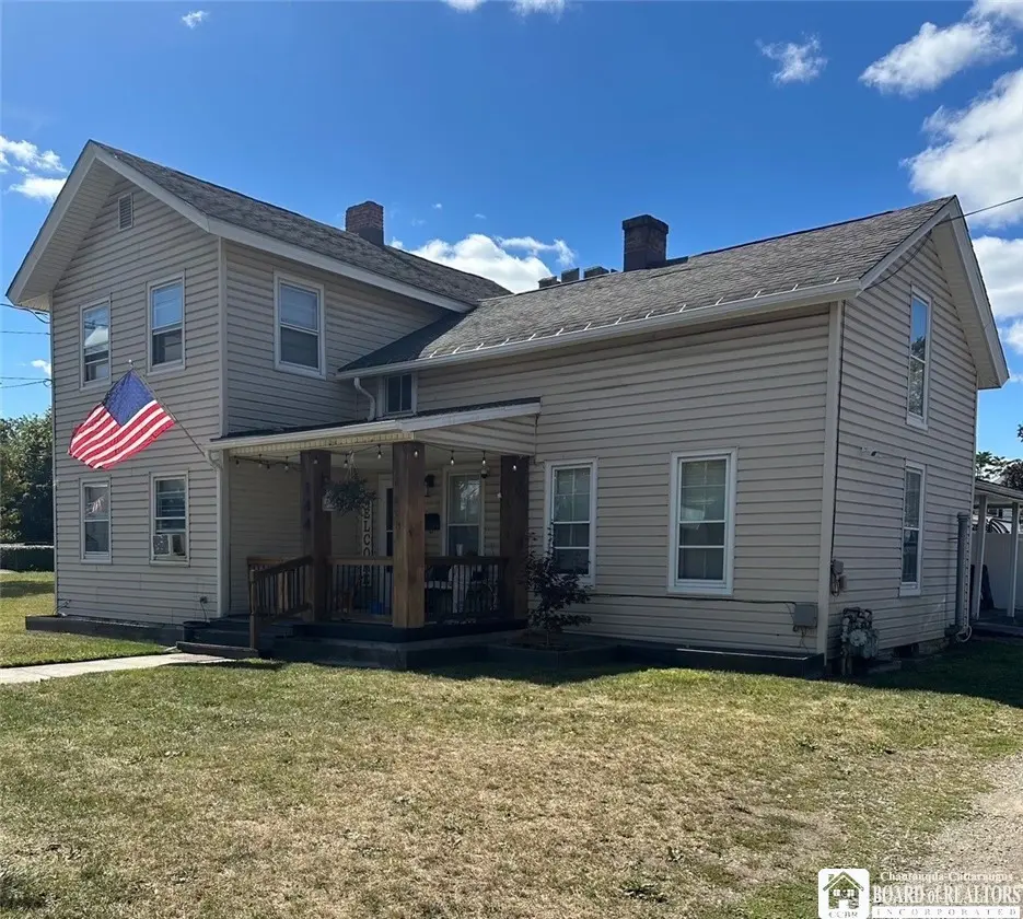 144 W Main St