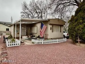 837 Division St #32