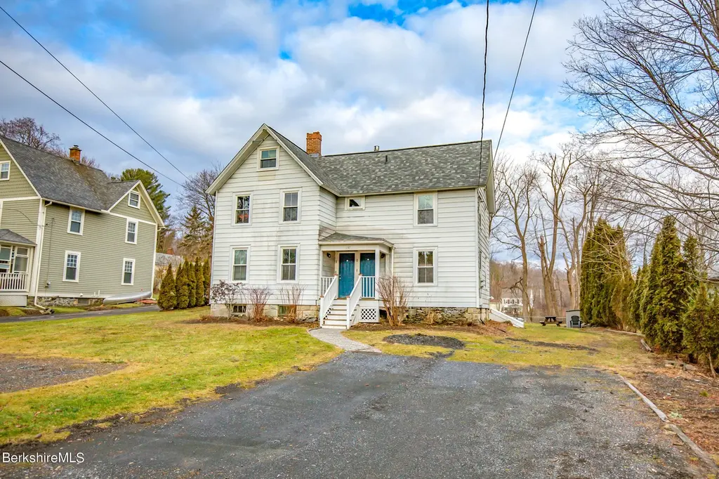 137 Housatonic St