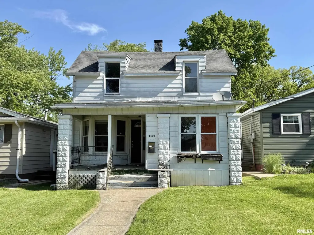 1103 E Maywood Ave