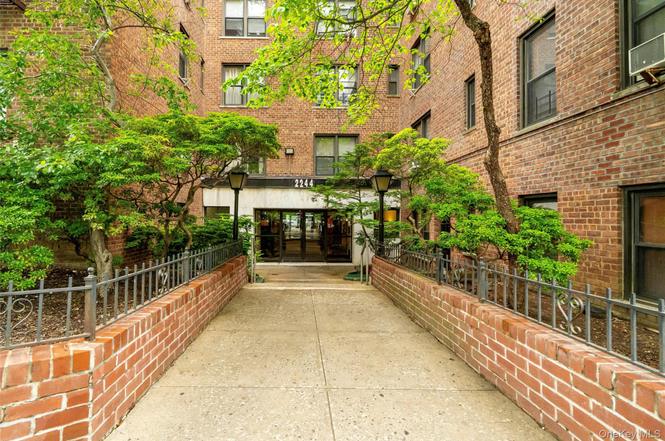 2244 Bronx Park E Unit 5K