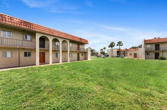 6094 Forest Hill Blvd #106