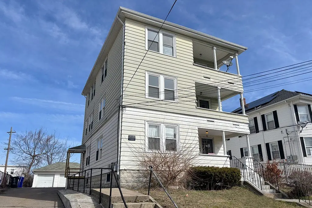187 Sisson St