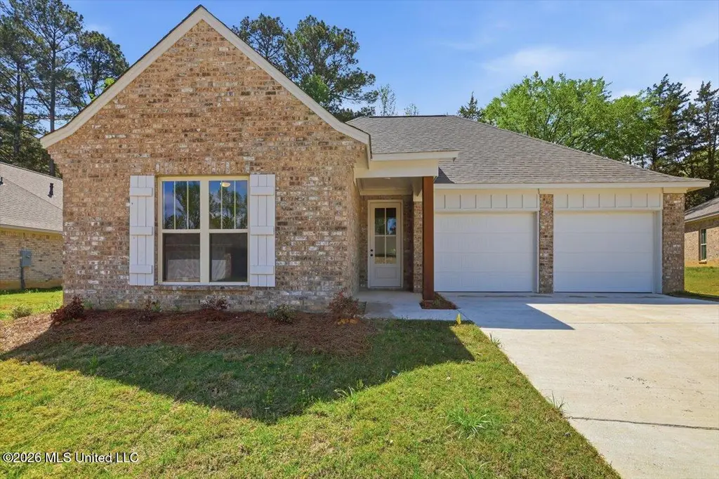 408 Hyde Park Cv
