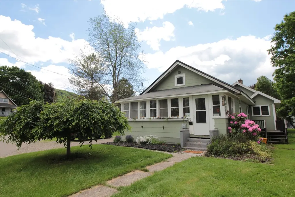 317 Myrtle St