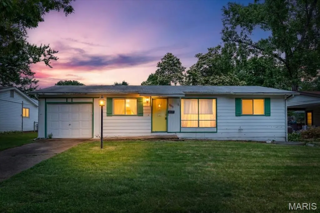305 Imperial Dr