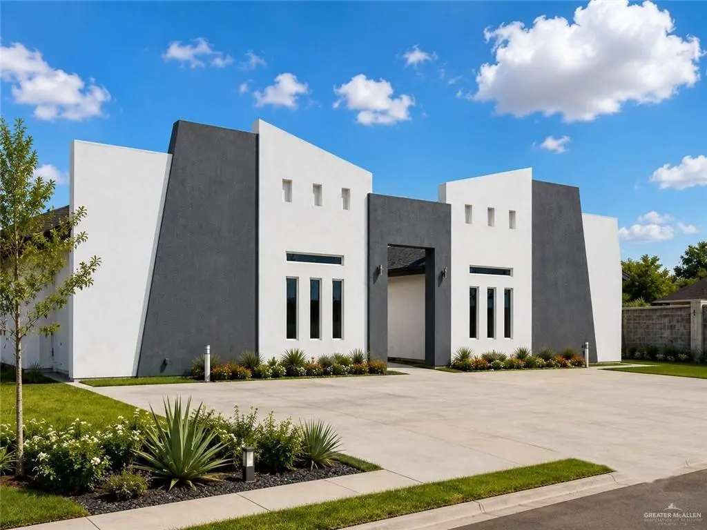 1208 Woodland Ave