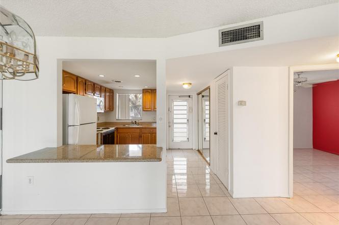 8081 N Sunrise Lakes Dr #203