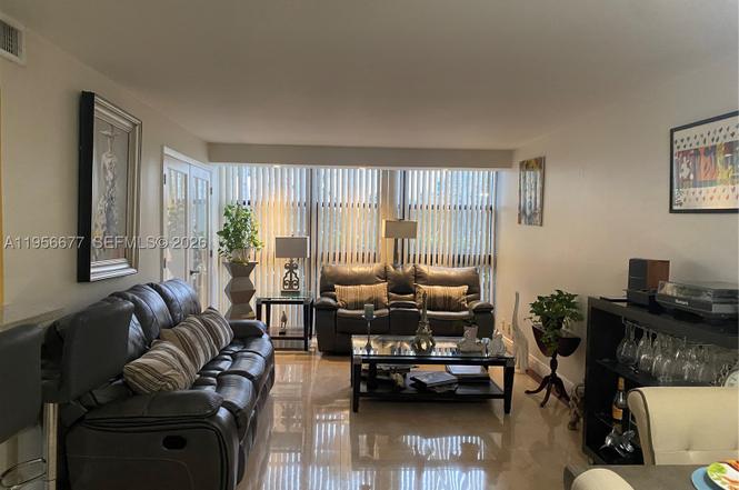 200 Leslie Dr #225