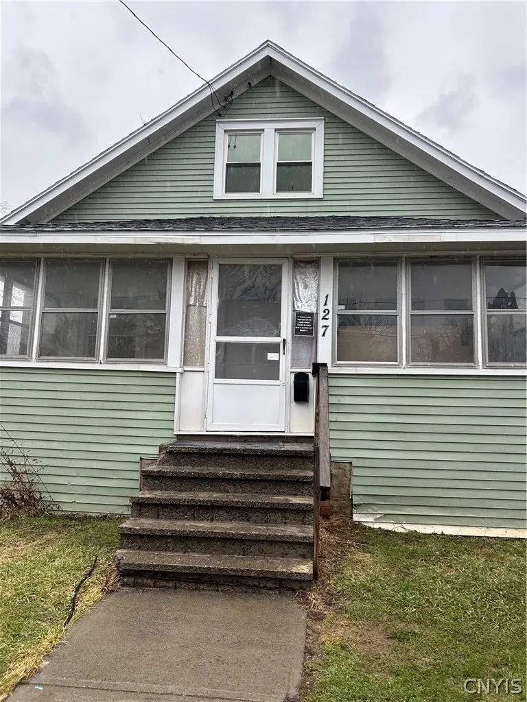 127 Schiller Ave