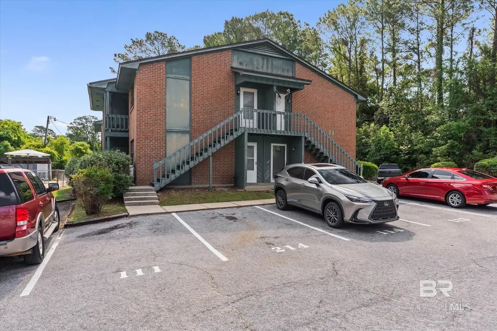 500 Grant St Unit D114