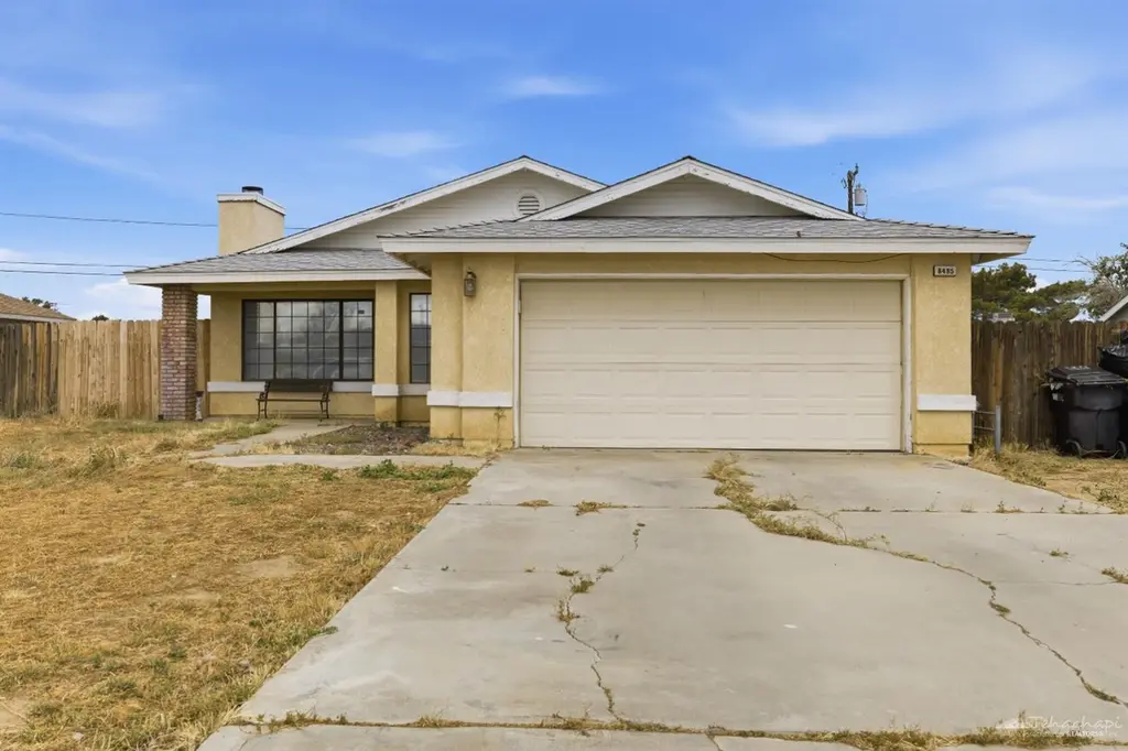 8485 Tamarack Ave