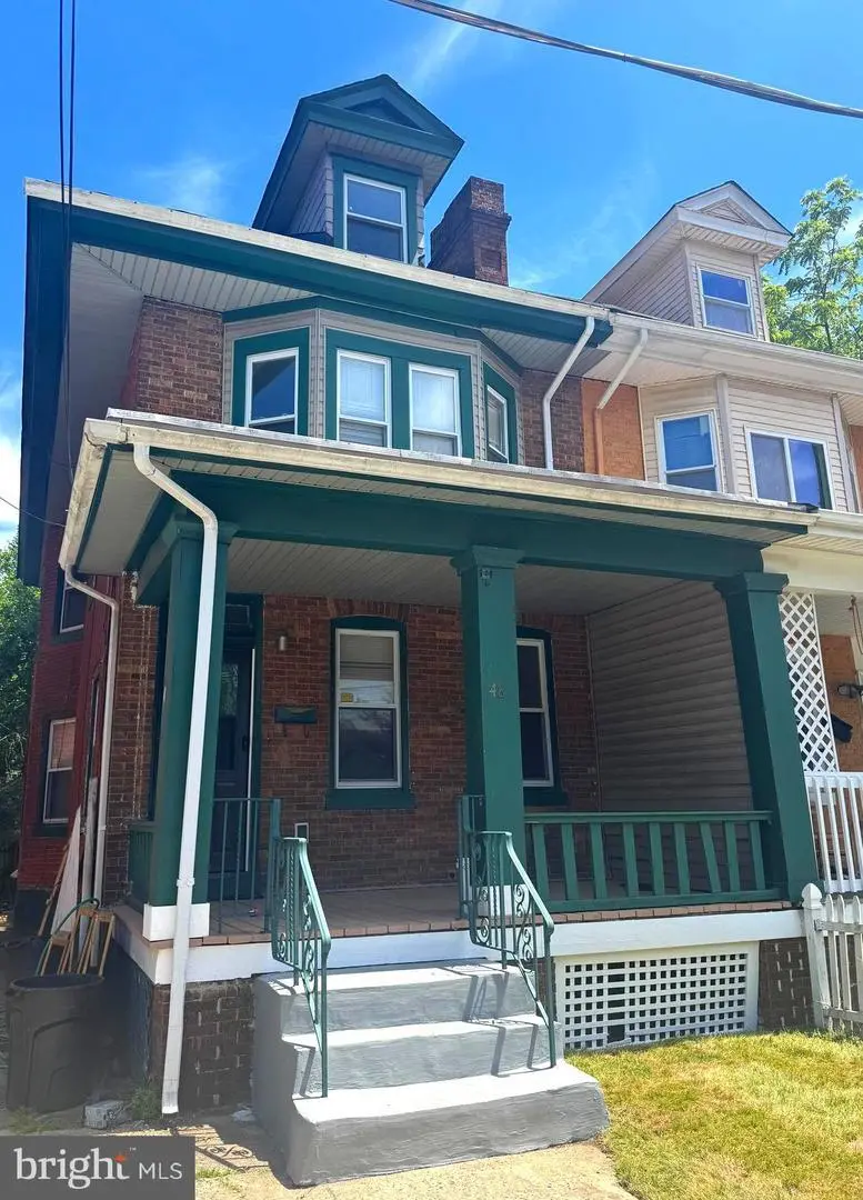 48 Atterbury Ave