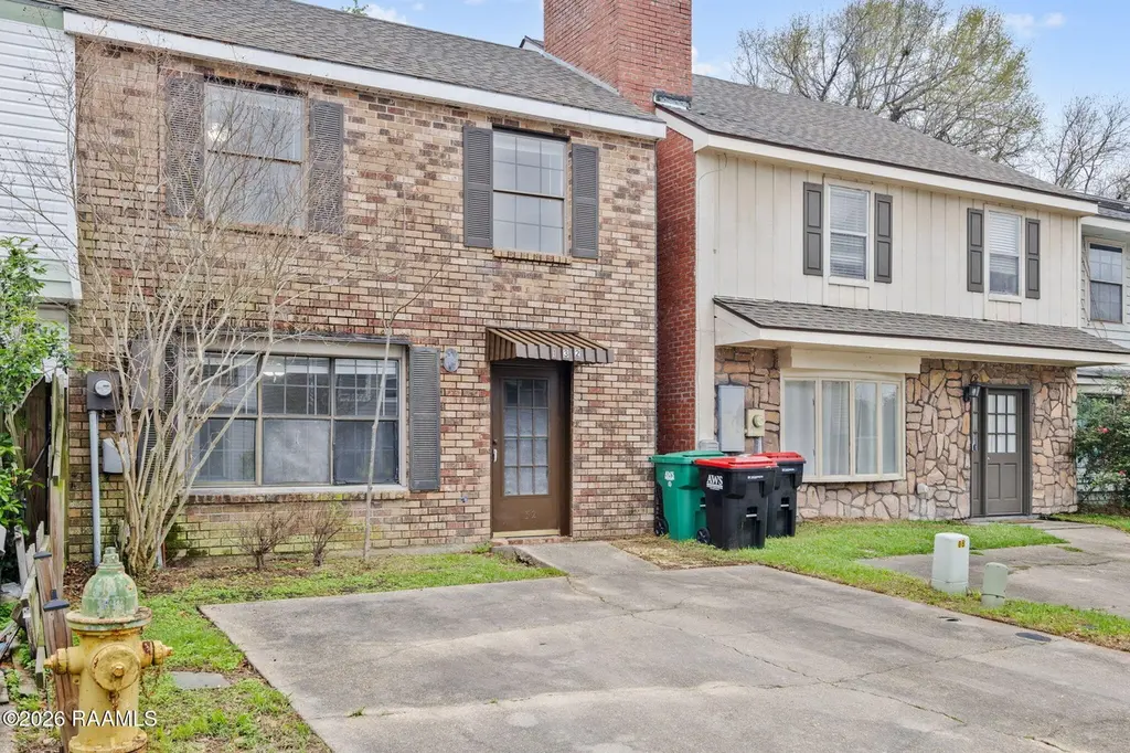132 E Pamela Dr