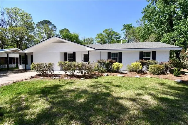 2818 Woodlawn Dr