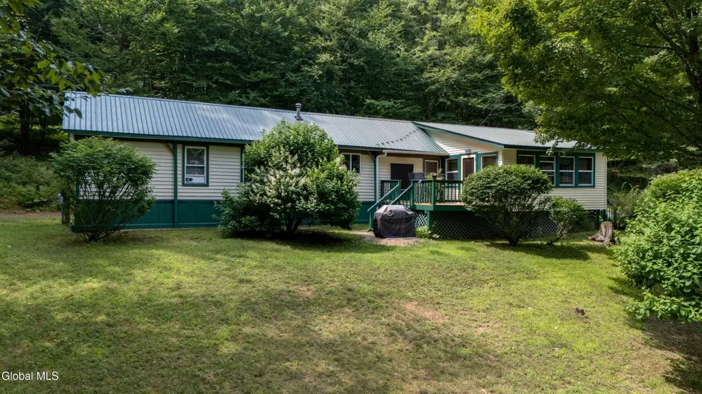 269 River Rd