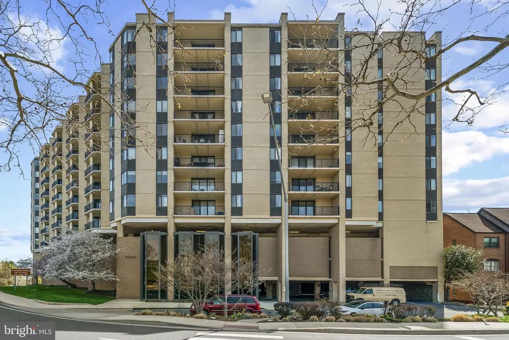 4242 E West Hwy #506