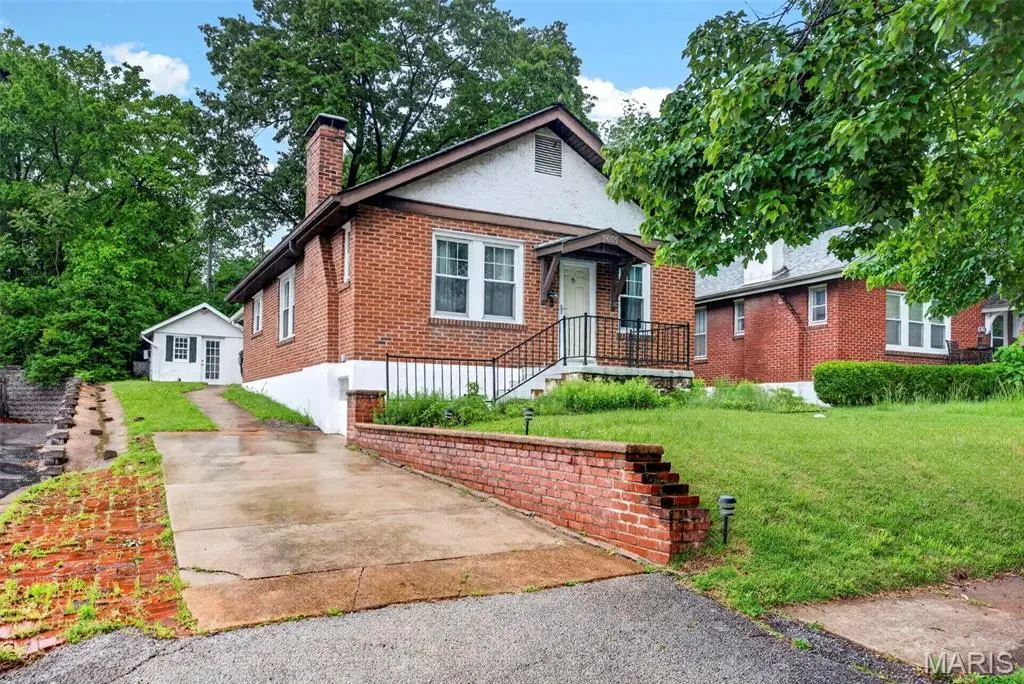 2655 Louis Ave
