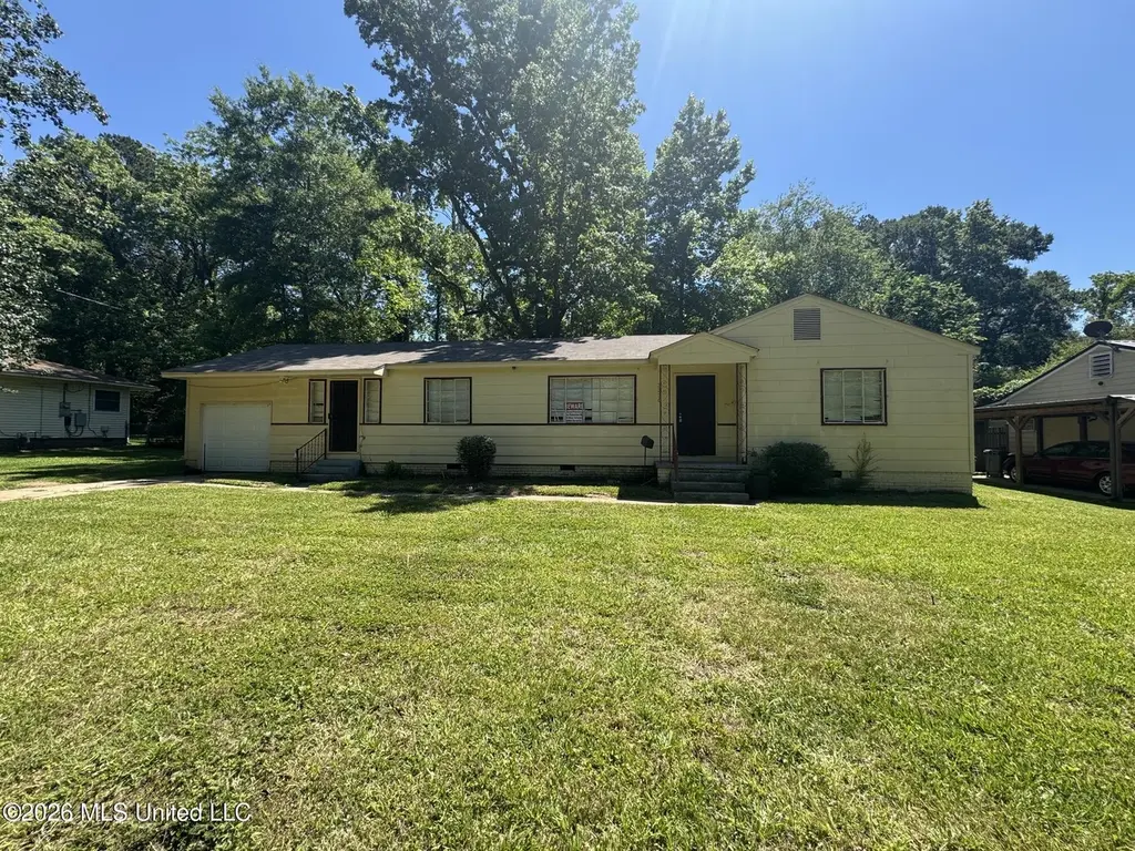 3330 Charleston Dr
