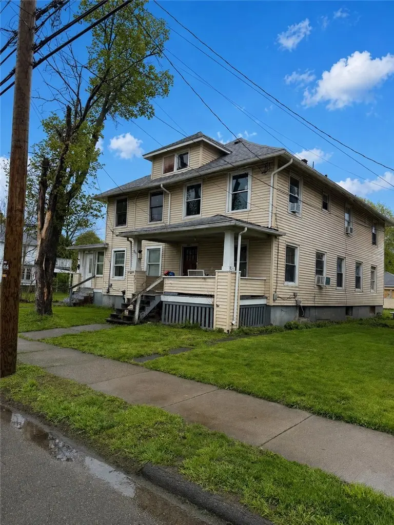 1210 Grand Central Ave