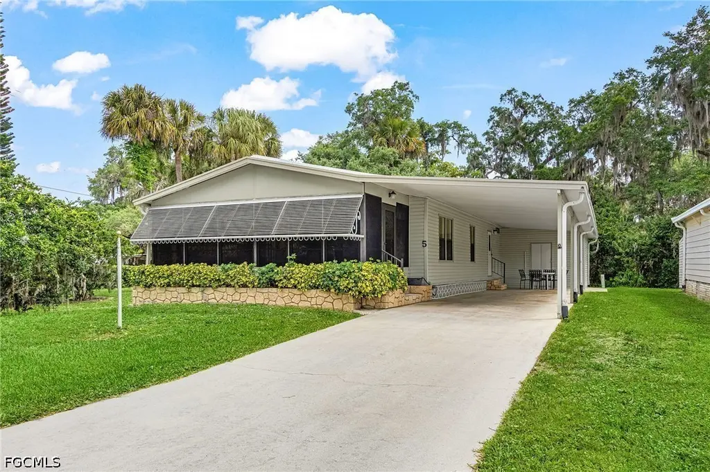 5 Erica St