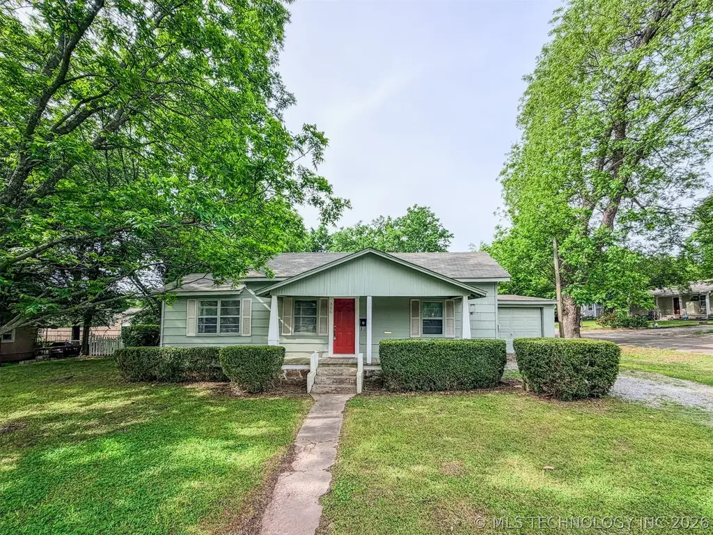 325 W Chickasaw St