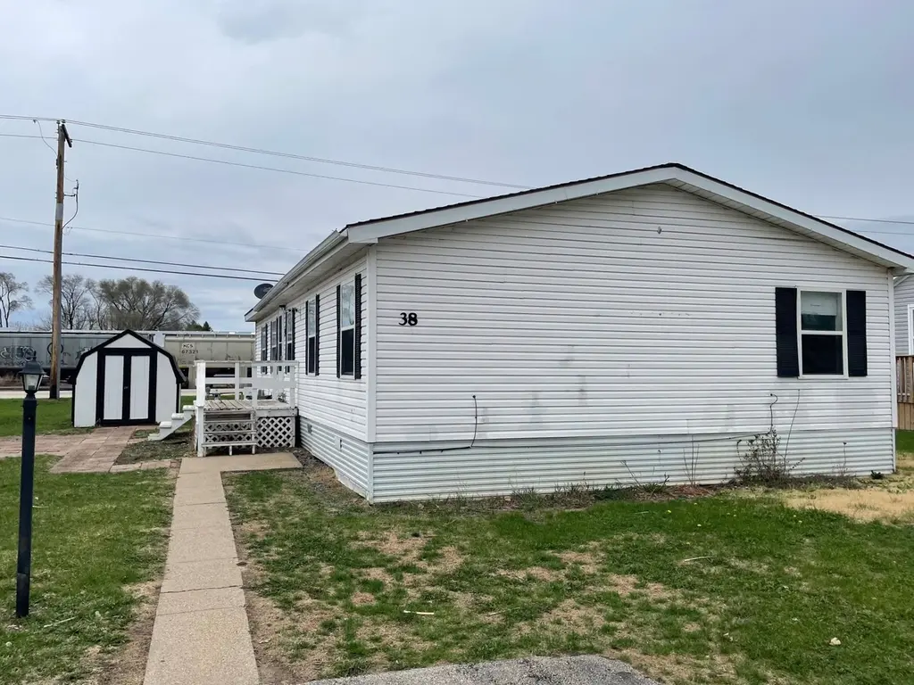 38 Erie Ln Unit E38