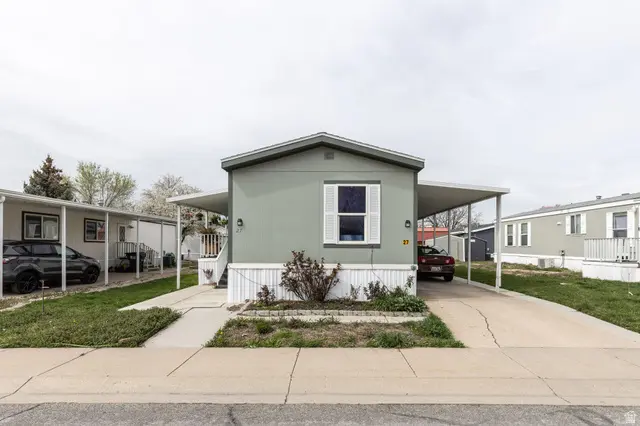 1450 N Washington Blvd #27