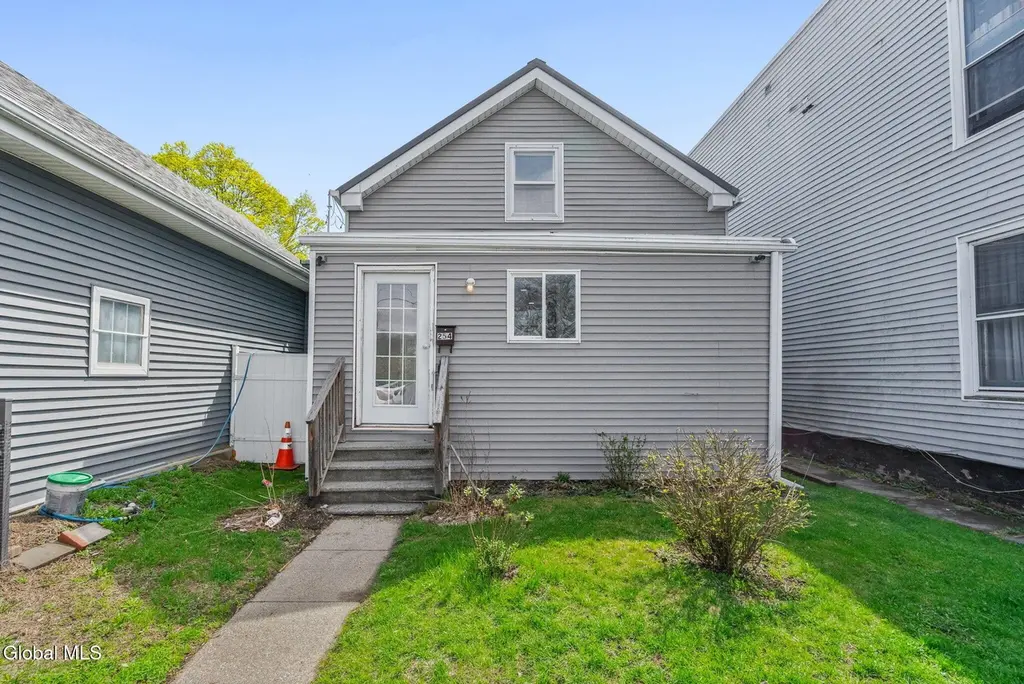 254 3rd Ave