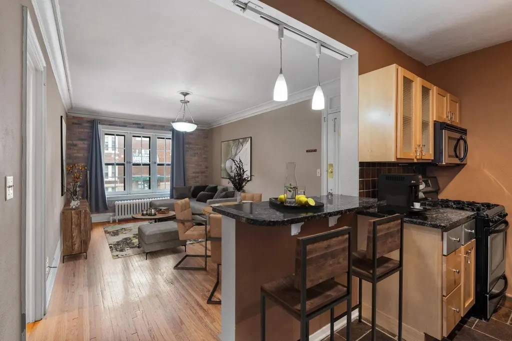 1820 1st Ave S #102