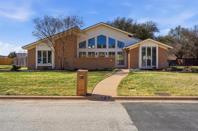 6 Augusta Dr