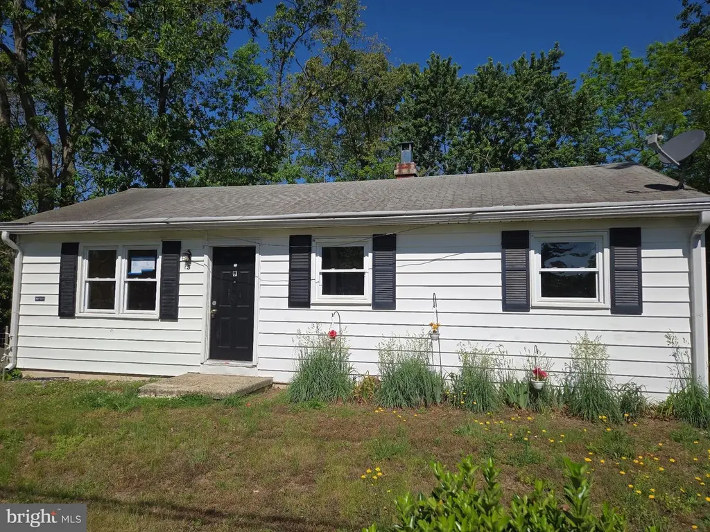 8 Spruce Blvd