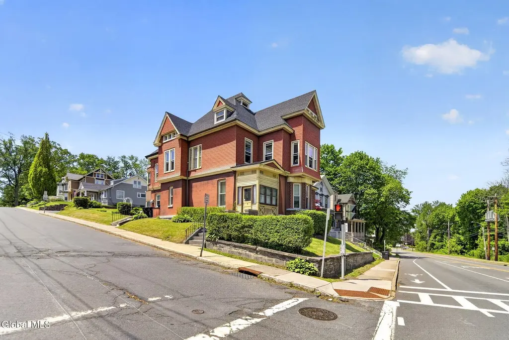 1 Sheldon Ave