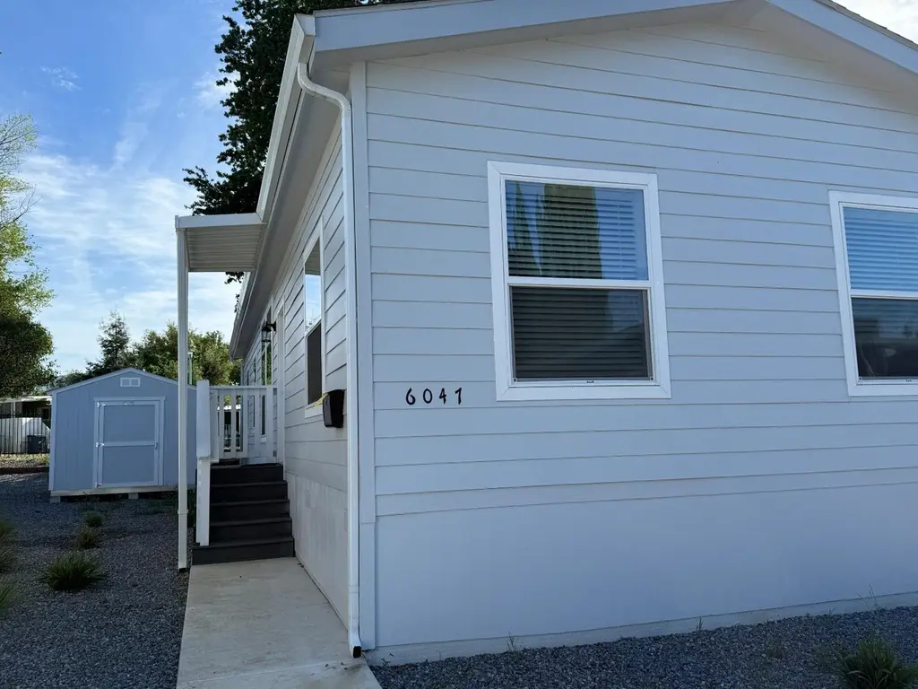 6047 Declaration Cir