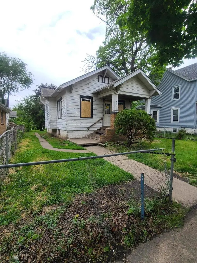 485 S Rosewood Ave