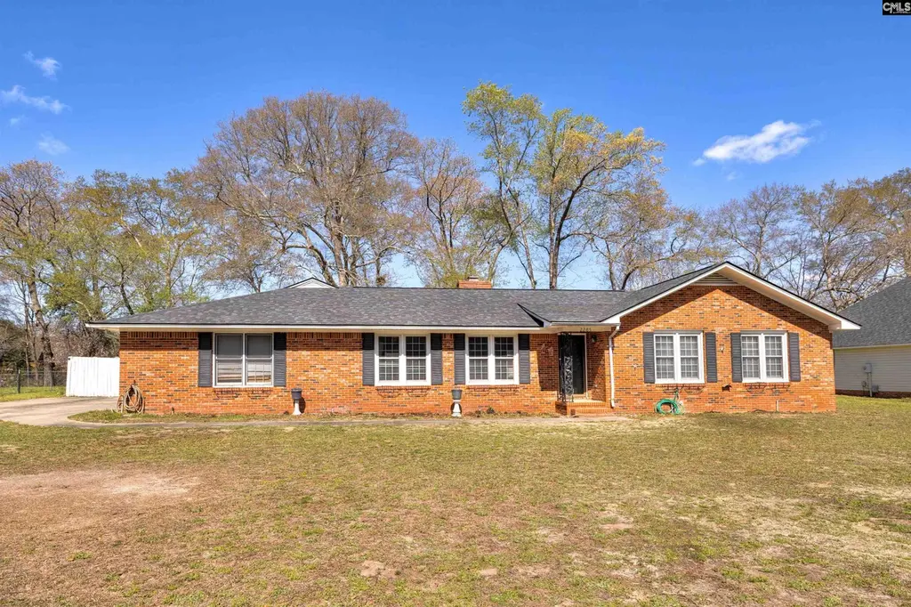 2285 Treetop Ln