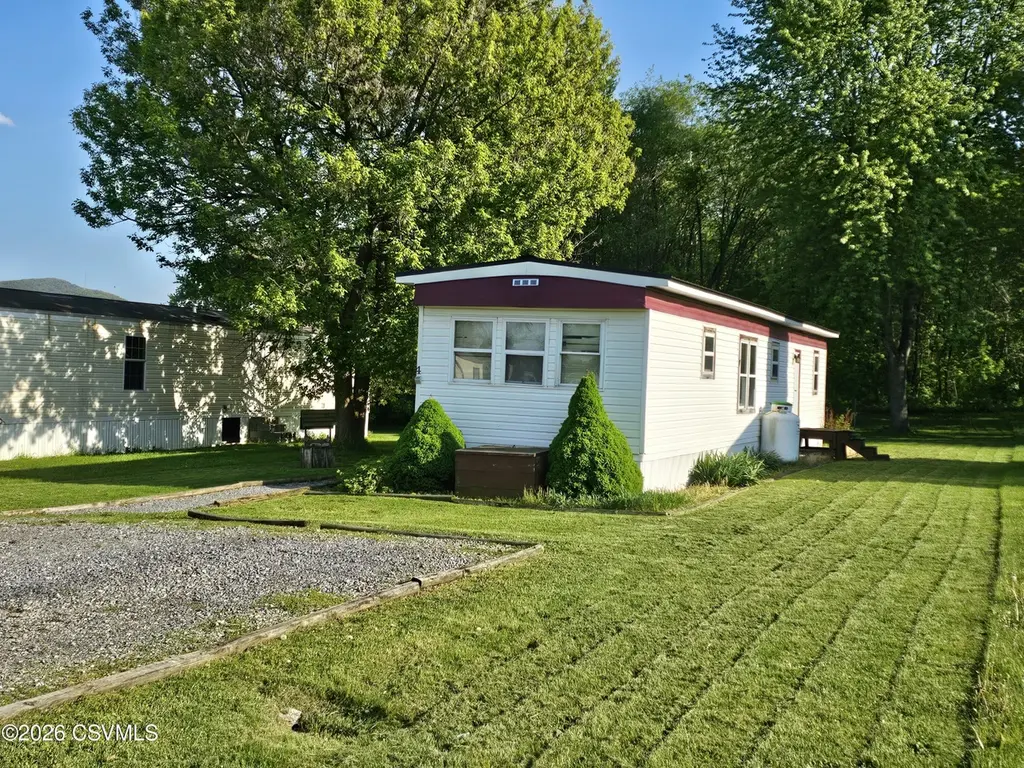4 Oxford Dr