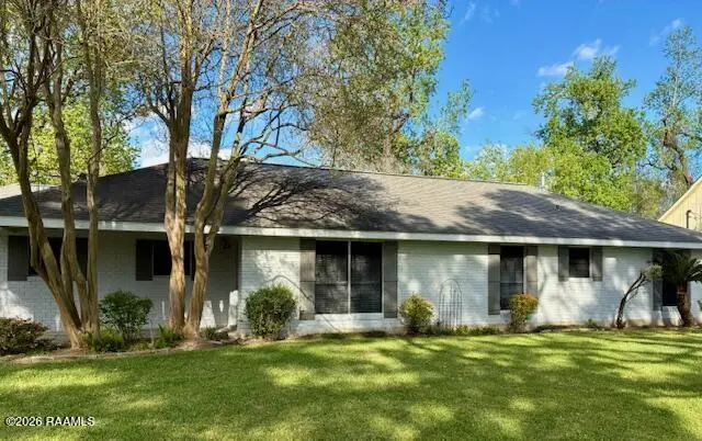 212 Saxon Dr