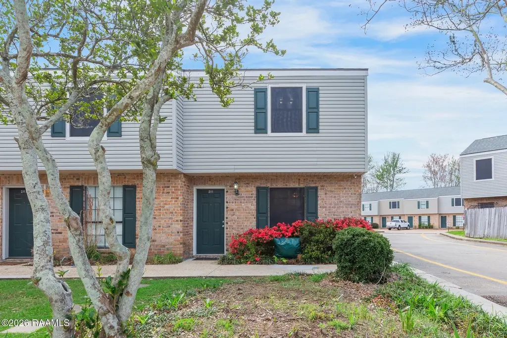 100 Winchester Dr #201
