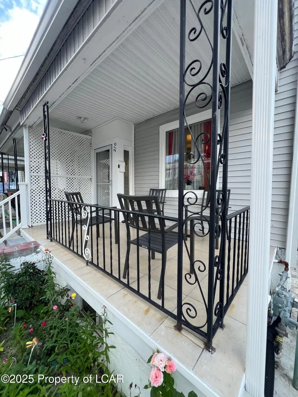 210 Sambourne St